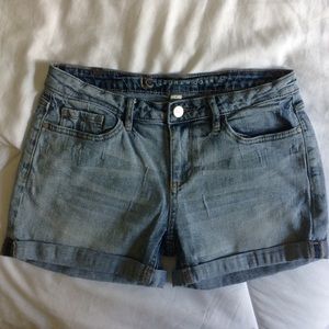 Lauren Conrad light wash denim shorts